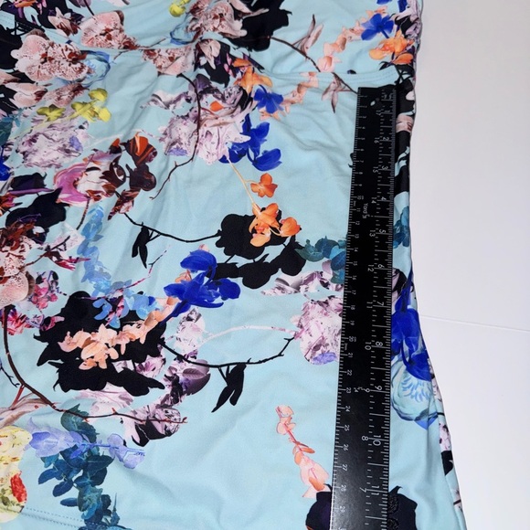 HAPARI woman’s swim top large - Picture 3 of 4